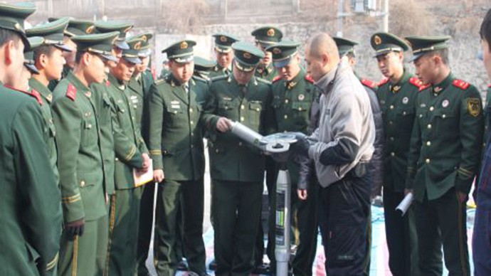 我公司技術(shù)人員在蘭州市消防特勤大隊(duì)為消防官兵現(xiàn)場顯示、培訓(xùn)我公司所供設(shè)備